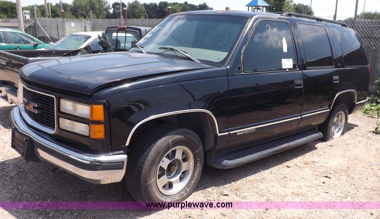 image for item J6923 1999 GMC Yukon SLE SUV