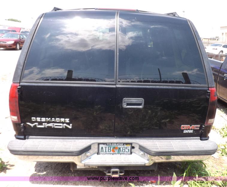 image for item J6923 1999 GMC Yukon SLE SUV