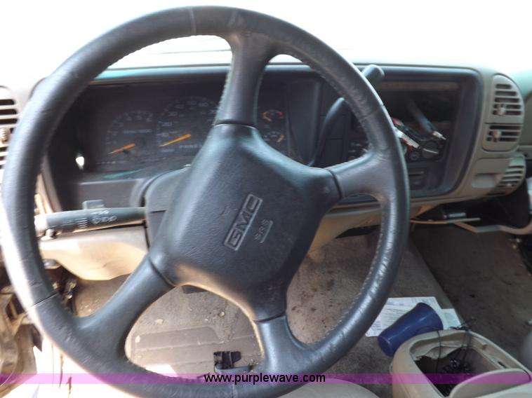 image for item J6923 1999 GMC Yukon SLE SUV