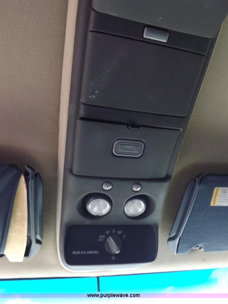 image for item J6923 1999 GMC Yukon SLE SUV