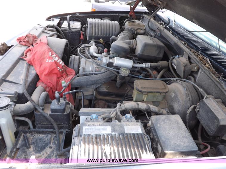 image for item J6923 1999 GMC Yukon SLE SUV