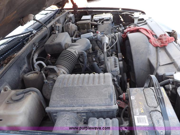 image for item J6923 1999 GMC Yukon SLE SUV