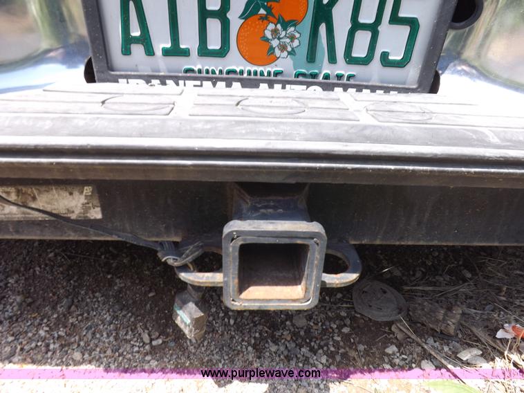 image for item J6923 1999 GMC Yukon SLE SUV