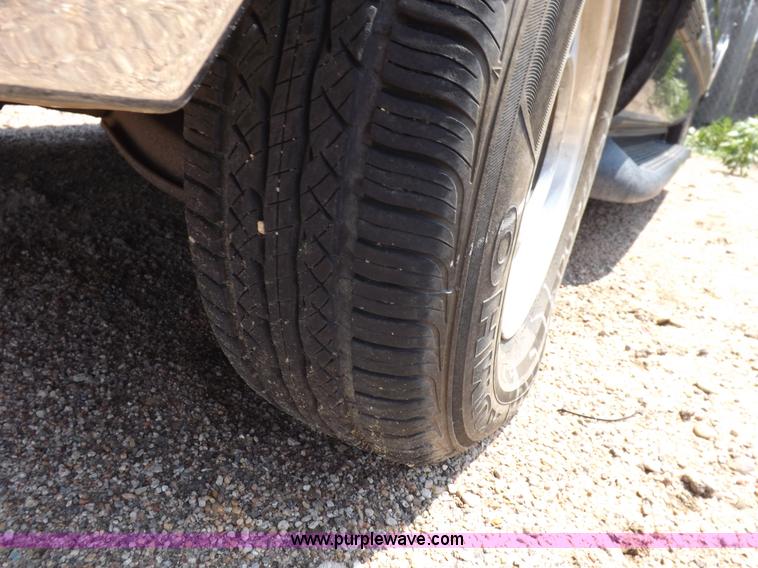 image for item J6923 1999 GMC Yukon SLE SUV