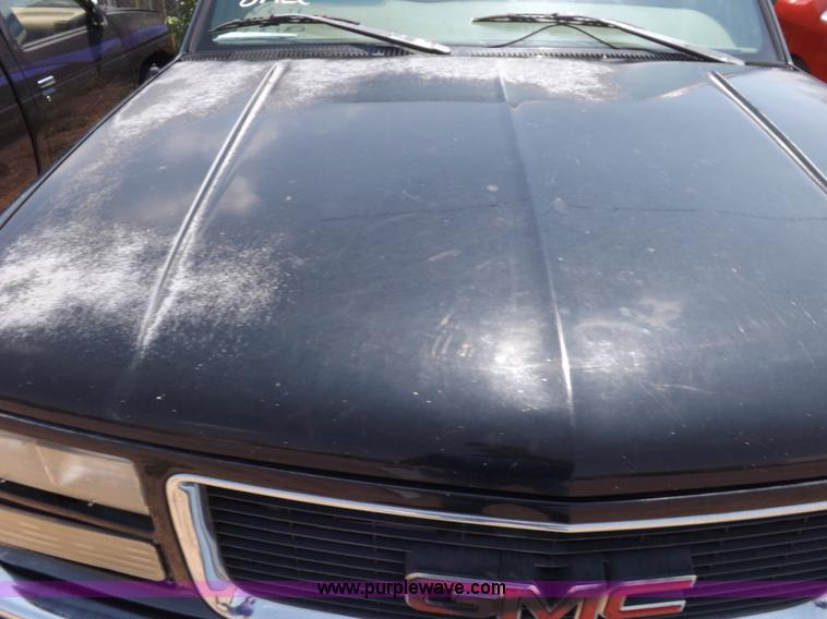 image for item J6923 1999 GMC Yukon SLE SUV