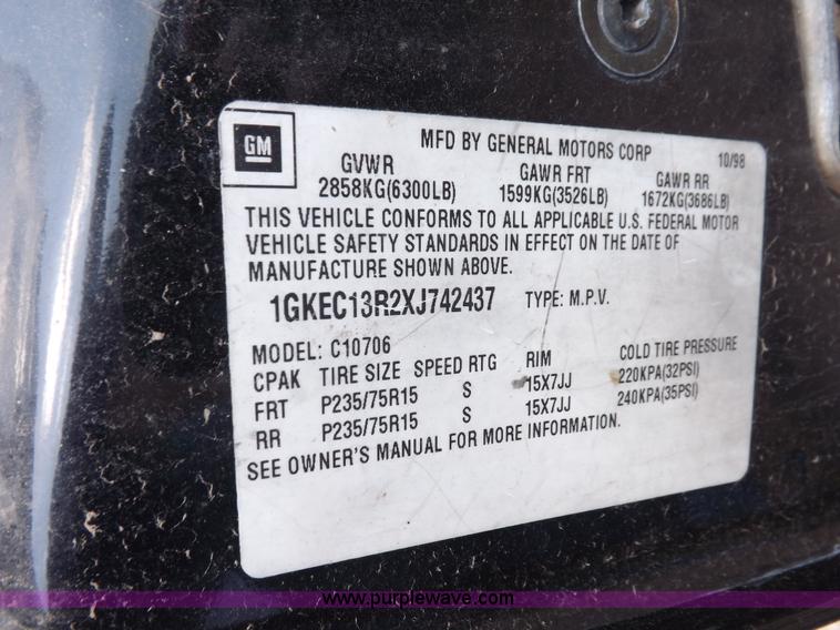 image for item J6923 1999 GMC Yukon SLE SUV