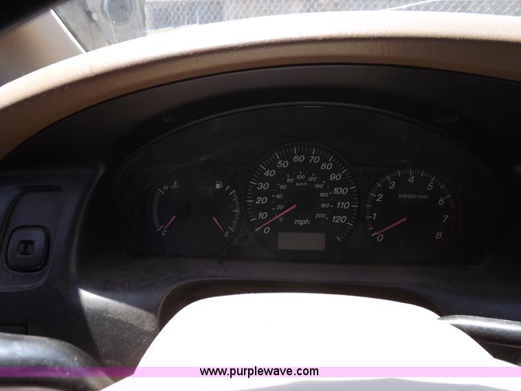 image for item J6925 2000 Mazda MPV LX