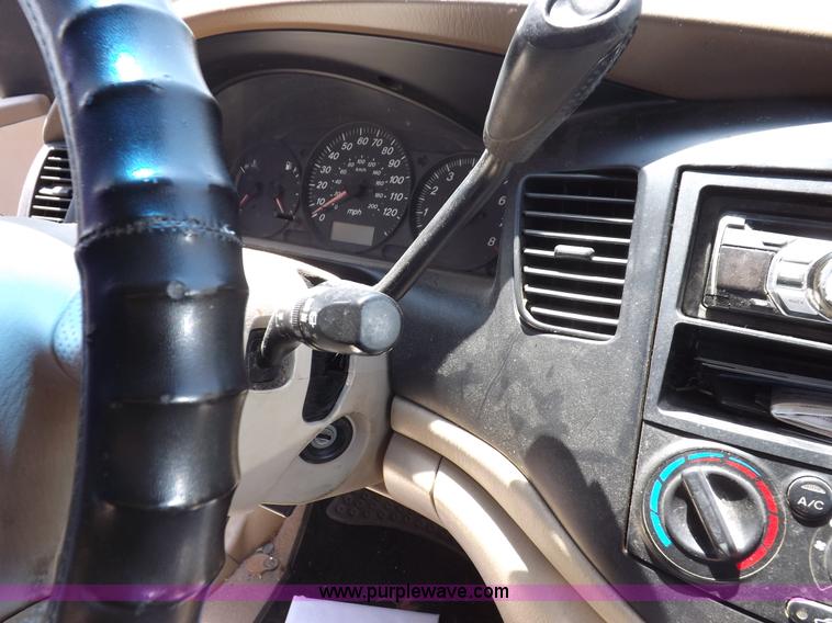 image for item J6925 2000 Mazda MPV LX