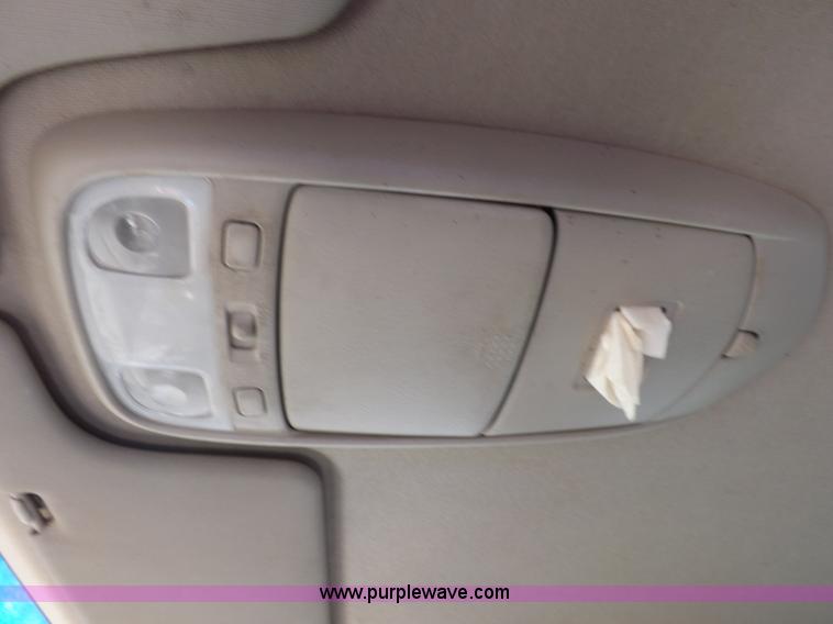 image for item J6925 2000 Mazda MPV LX