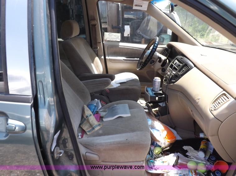 image for item J6925 2000 Mazda MPV LX