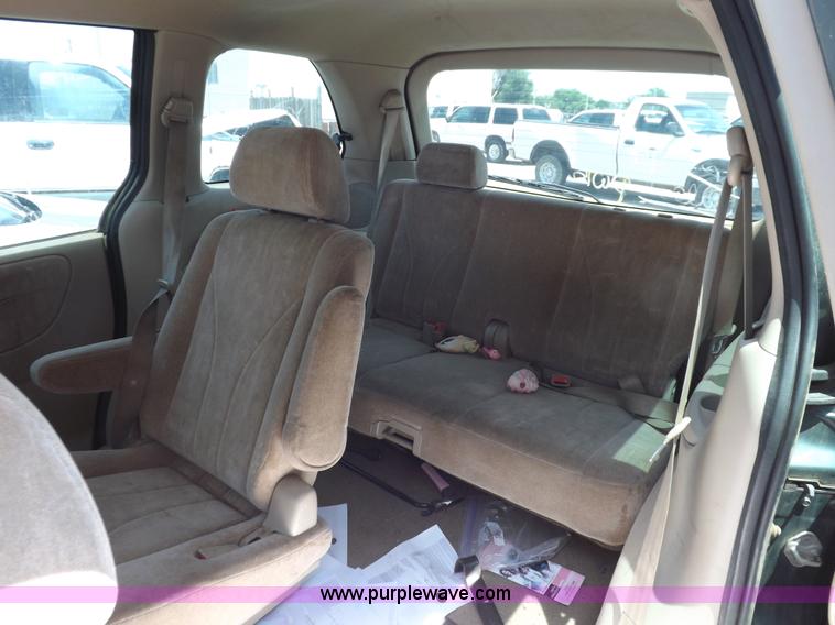 image for item J6925 2000 Mazda MPV LX
