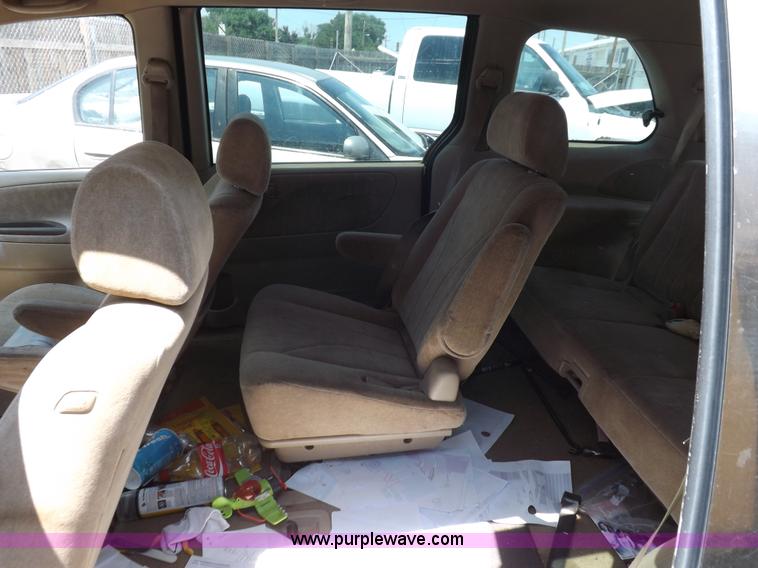 image for item J6925 2000 Mazda MPV LX