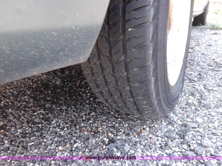 image for item J6925 2000 Mazda MPV LX