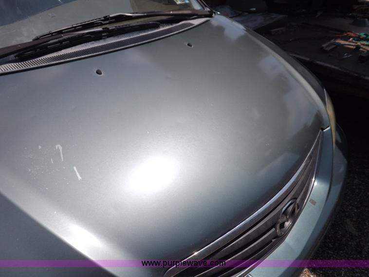 image for item J6925 2000 Mazda MPV LX