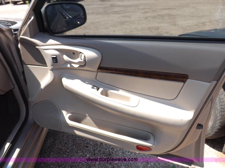 image for item J6928 2001 Chevrolet Impala LS