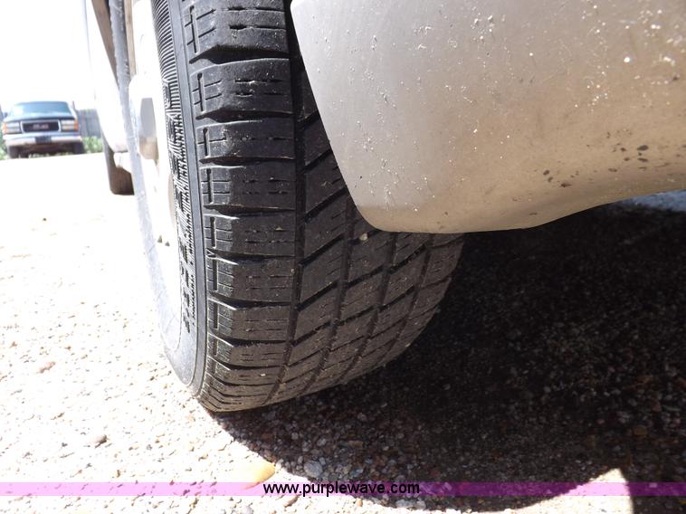 image for item J6928 2001 Chevrolet Impala LS