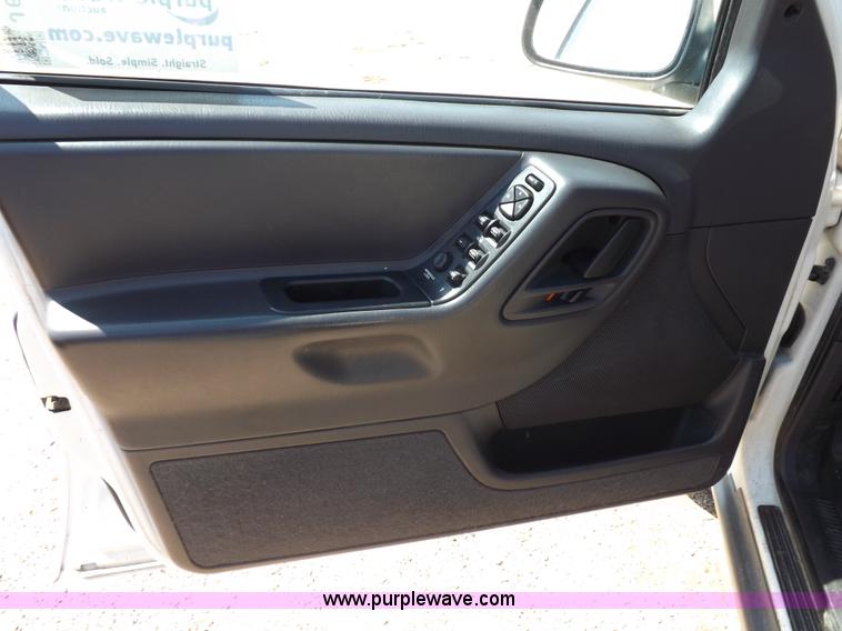 image for item J6929 1999 Jeep Grand Cherokee Laredo SUV