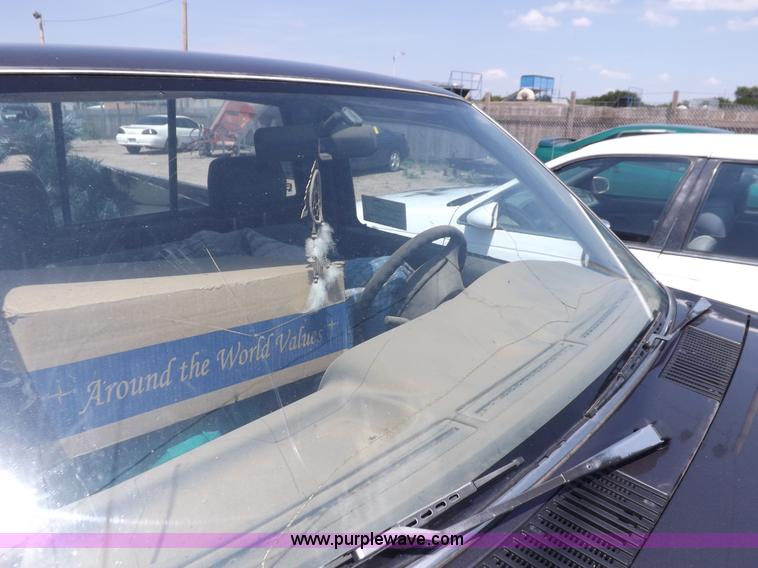 image for item J6930 1997 Nissan XE pickup truck