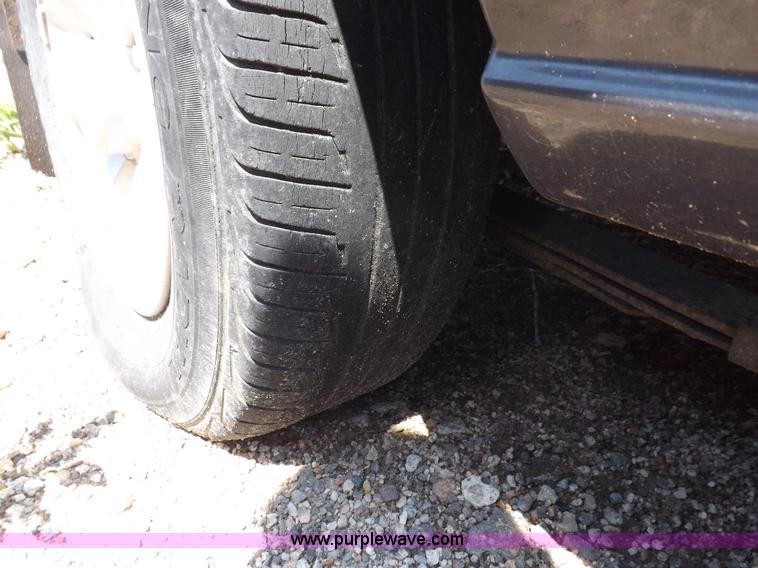 image for item J6930 1997 Nissan XE pickup truck