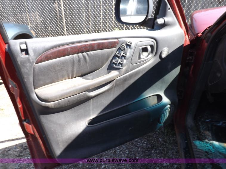 image for item J6931 2000 Dodge Durango SLT SUV