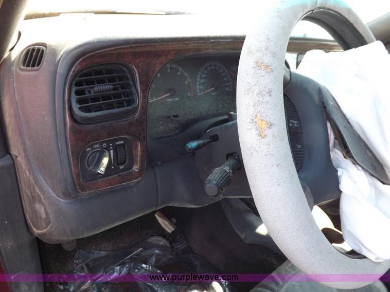 image for item J6931 2000 Dodge Durango SLT SUV