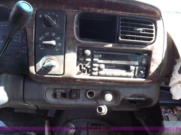 image for item J6931 2000 Dodge Durango SLT SUV