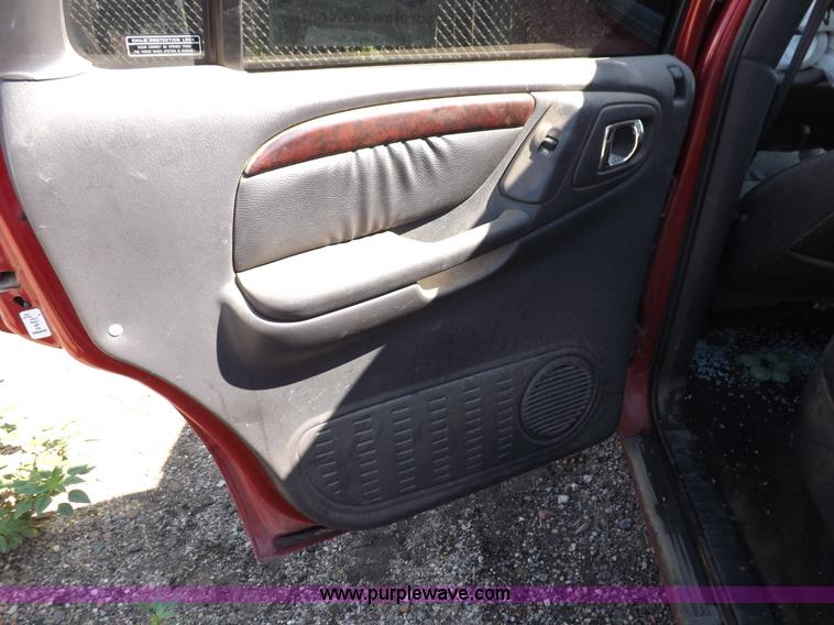 image for item J6931 2000 Dodge Durango SLT SUV