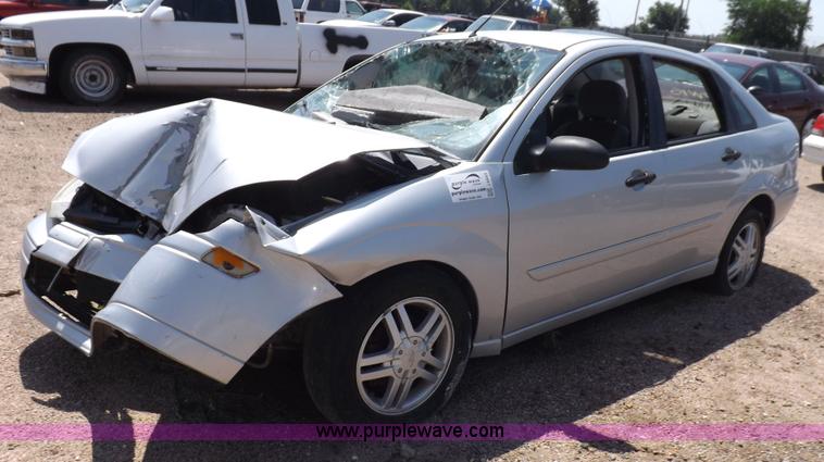 image for item J6933 2004 Ford Focus SE