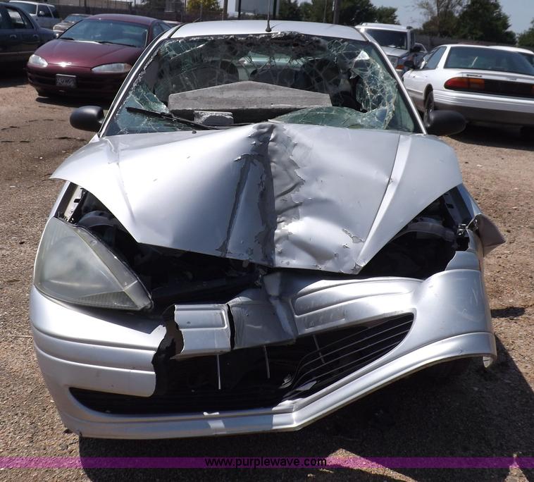 image for item J6933 2004 Ford Focus SE