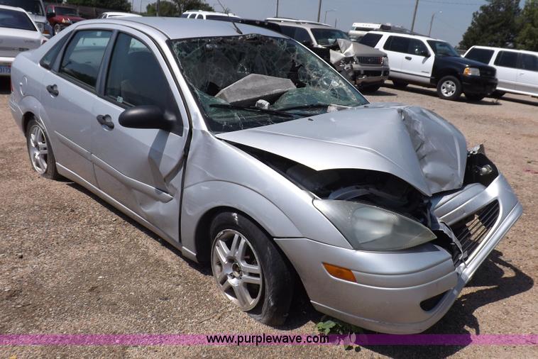 image for item J6933 2004 Ford Focus SE