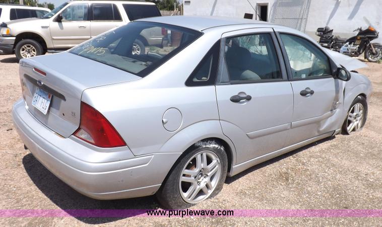 image for item J6933 2004 Ford Focus SE