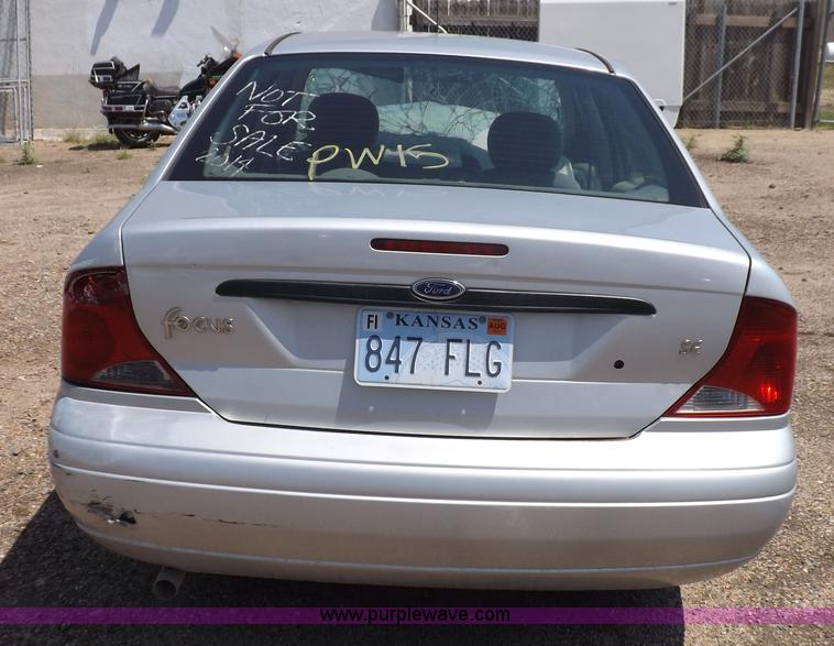 image for item J6933 2004 Ford Focus SE