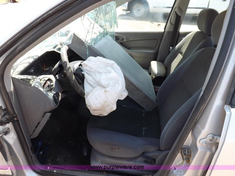 image for item J6933 2004 Ford Focus SE
