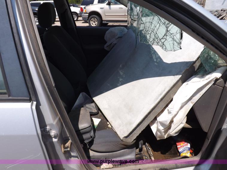 image for item J6933 2004 Ford Focus SE