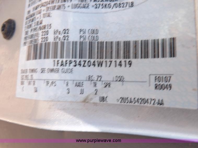 image for item J6933 2004 Ford Focus SE