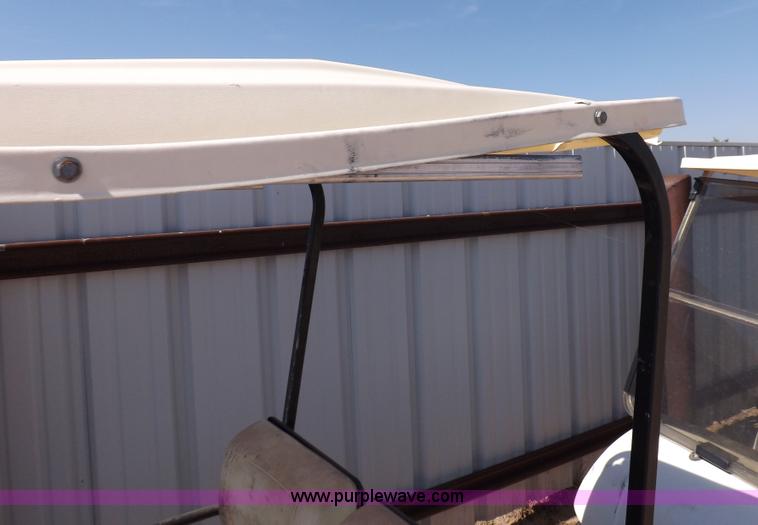 image for item J6955 1998 Yamaha G16E golf cart