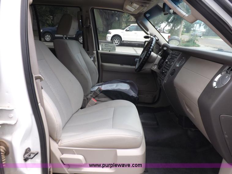 image for item J6987 2008 Ford Expedition XLT SUV