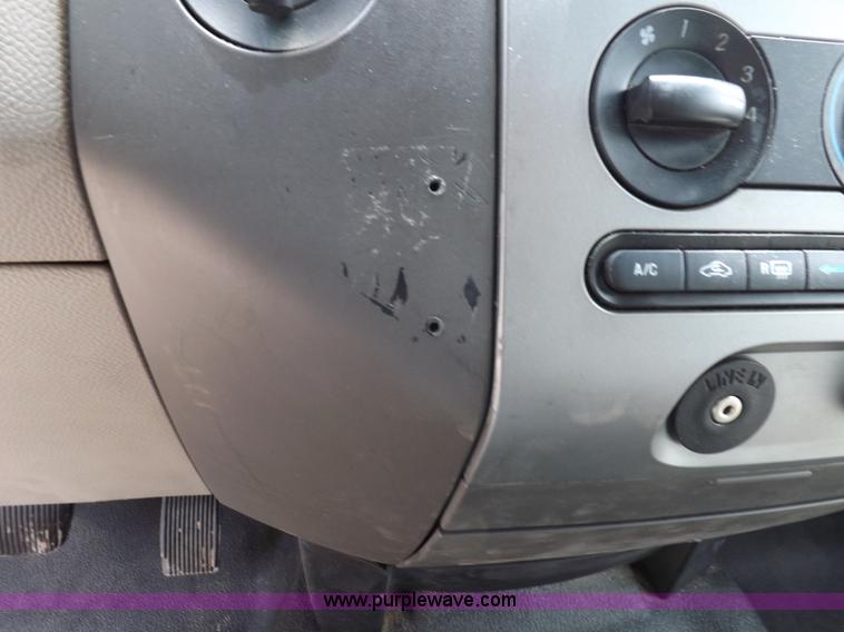 image for item J6987 2008 Ford Expedition XLT SUV