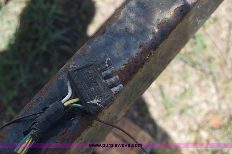 image for item J7915 2010 Haulmark enclosed cargo trailer