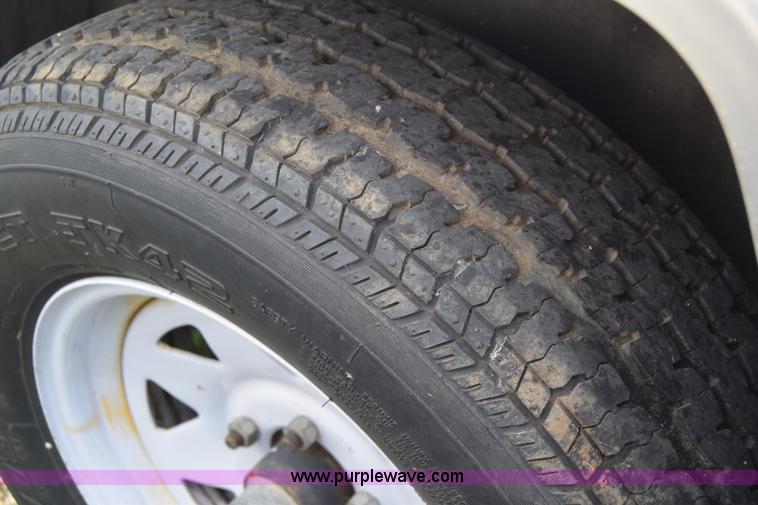 image for item J7915 2010 Haulmark enclosed cargo trailer