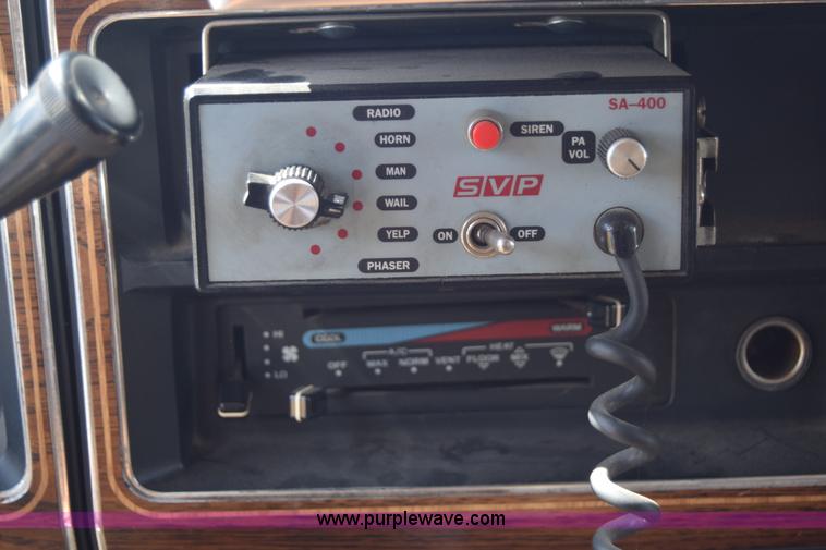 image for item J7920 1991 Ford Econoline E350 ambulance