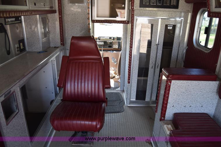 image for item J7920 1991 Ford Econoline E350 ambulance