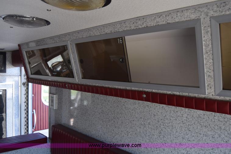 image for item J7920 1991 Ford Econoline E350 ambulance