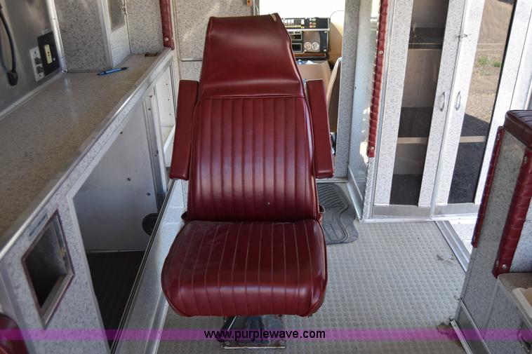 image for item J7920 1991 Ford Econoline E350 ambulance