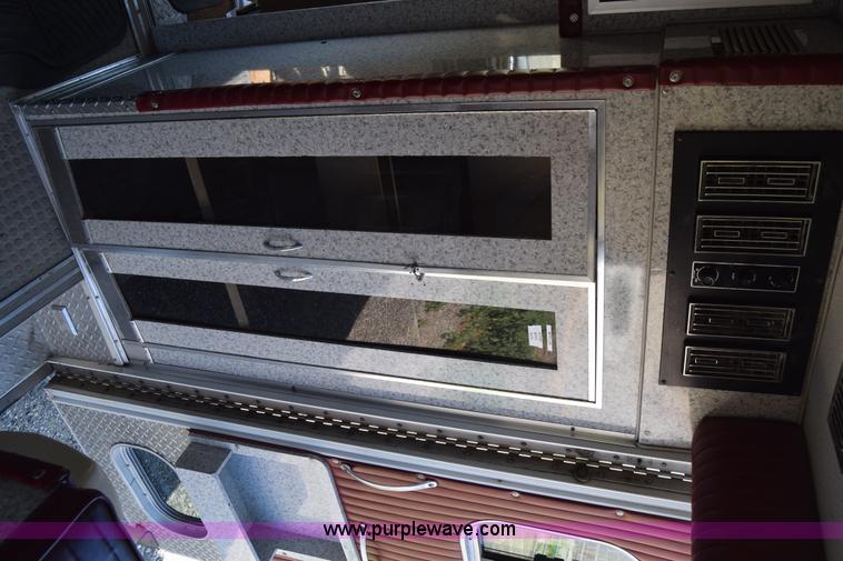 image for item J7920 1991 Ford Econoline E350 ambulance