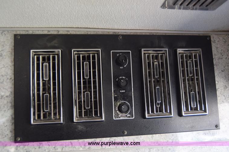 image for item J7920 1991 Ford Econoline E350 ambulance