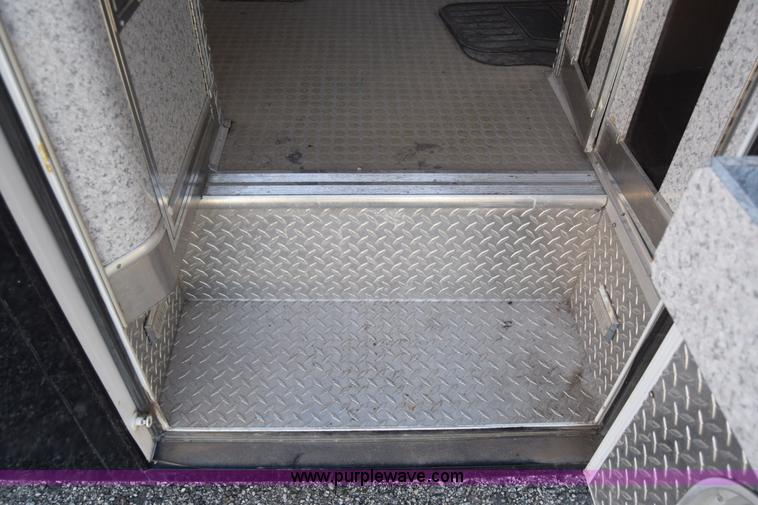 image for item J7920 1991 Ford Econoline E350 ambulance