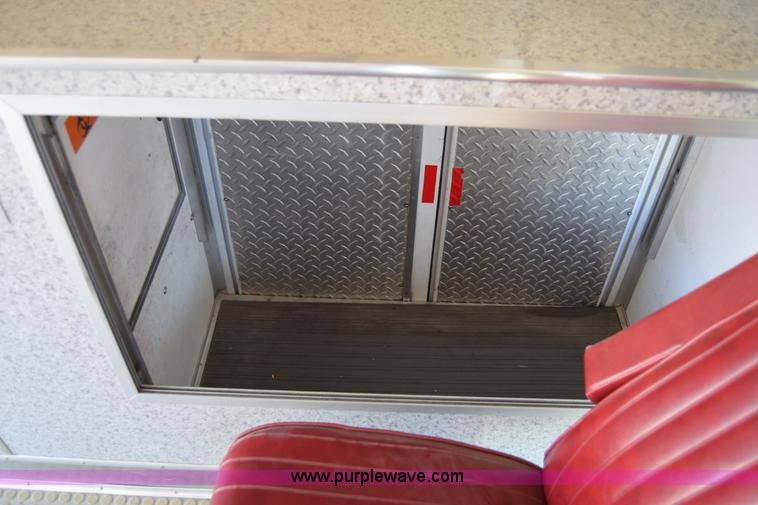 image for item J7920 1991 Ford Econoline E350 ambulance