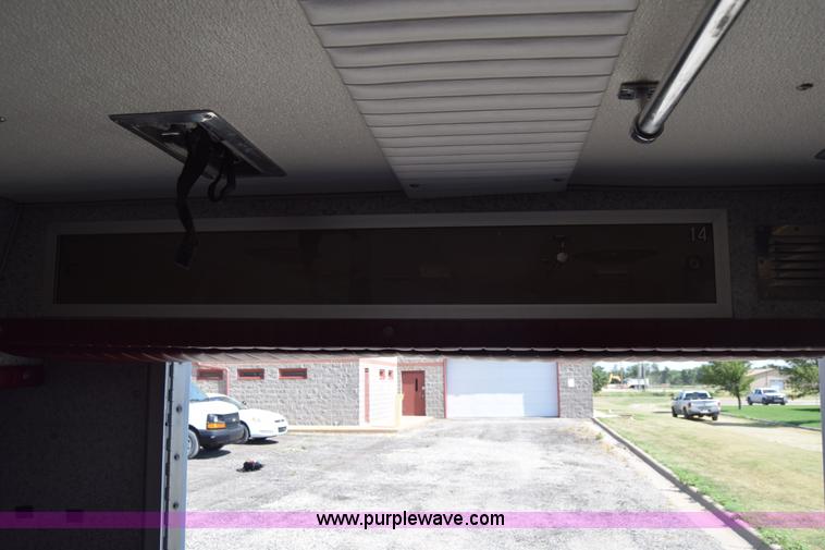 image for item J7920 1991 Ford Econoline E350 ambulance