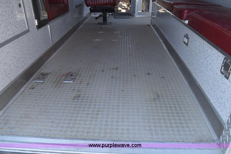 image for item J7920 1991 Ford Econoline E350 ambulance